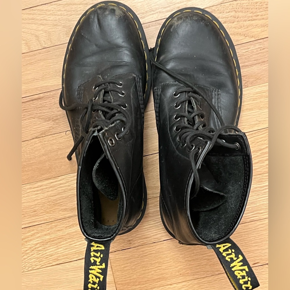 Dr Martens 1460 Black 8 Eye Boots Mens 9.5 AirWair